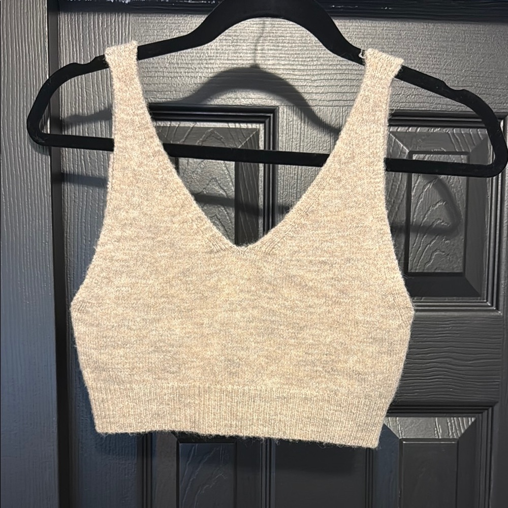 Mod Ref Cream Crop Top with Chic Design